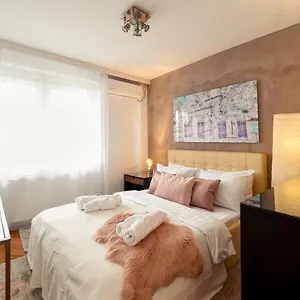 https://new-elegant-duplex-with-amazing-view-balcony-homey-residence.bucharesthotelsnow.com
