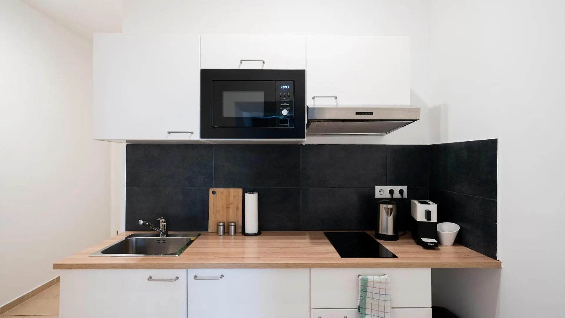 New Favoriten - Serviced Apartments Wiedeń 0*,  Austria