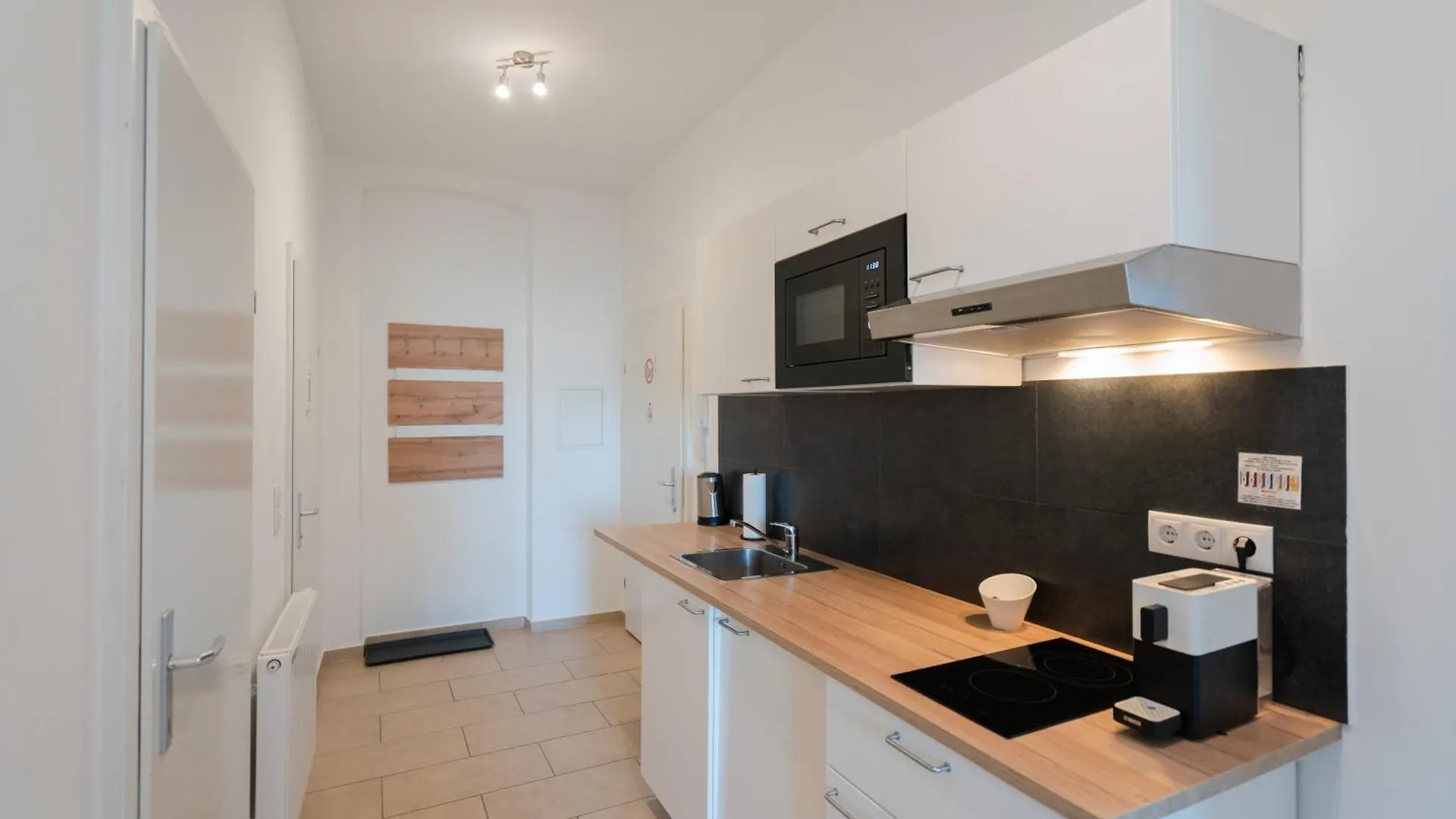 New Favoriten - Serviced Apartments Wiedeń 0*,  Austria